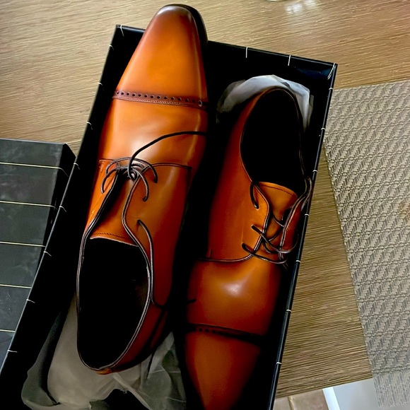 Pair of brand new Italian shoes never worn in box